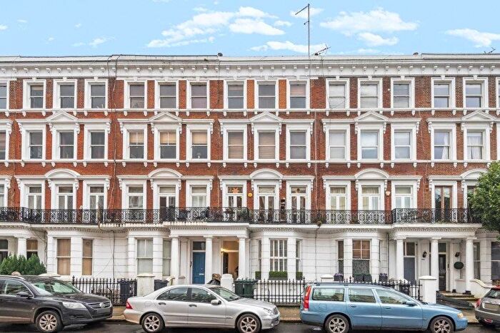 1 Bedroom Flat To Rent In Maclise Road, London, W14