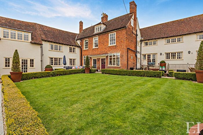 6 Bedroom Semi Detached House To Rent In Myddylton Place, Saffron Walden, Essex, CB10