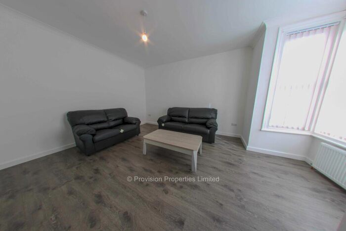 4 Bedroom End Of Terrace House To Rent In Morris View, Kirkstall, Leeds, LS5