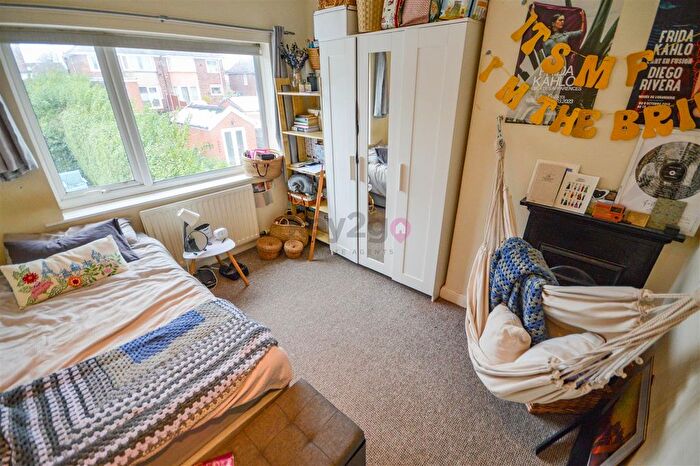 2 Bedroom Semi-Detached House For Sale In Hopefield Avenue, Sheffield, S12