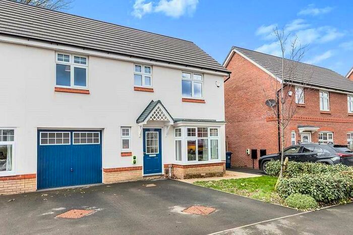 3 Bedroom Semi-Detached House To Rent In Spinners Avenue, Bamber Bridge, Preston, PR5