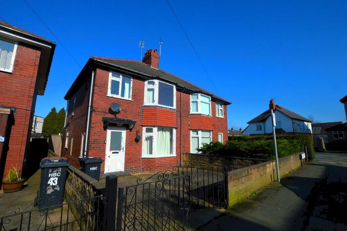 3 Bedroom Semi-Detached House To Rent In Silverfields Road, Harrogate, HG1