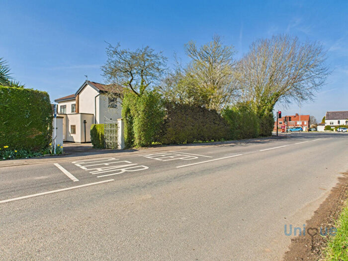 4 Bedroom Detached House For Sale In Garstang Road, Poulton-le-Fylde, FY6