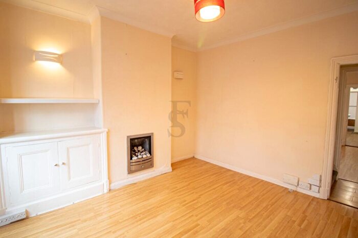 3 Bedroom Terraced House For Sale In Spencer Street, Oadby, LE2