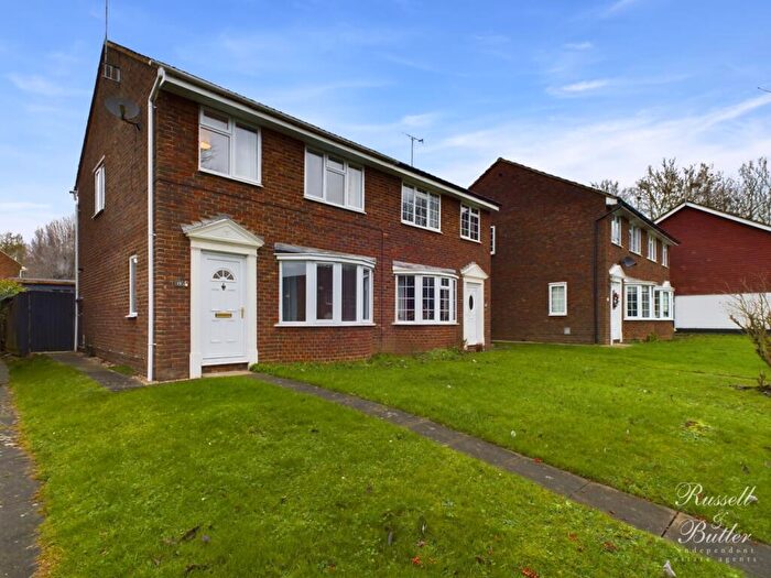 3 Bedroom Semi-Detached House To Rent In Greenway Walk, Buckingham, MK18