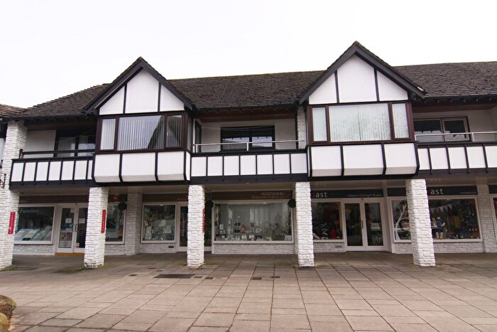 1 Bedroom Flat To Rent In Red Lion Yard, Okehampton, Devon, EX20