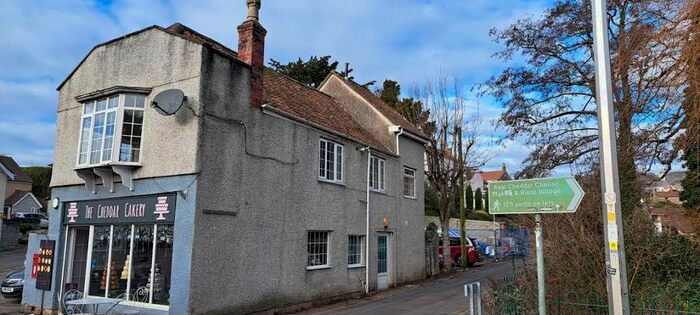 2 Bedroom Flat To Rent In The Bays, Cheddar, BS27