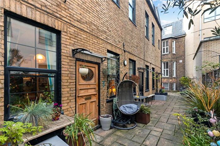 2 Bedroom Apartment For Sale In Shore Road, Hackney, London, E9