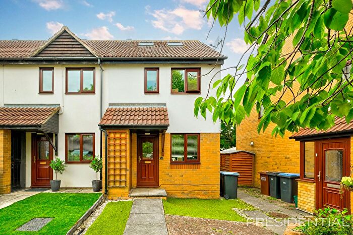 2 Bedroom Property For Sale In Standingford, Harlow, CM19