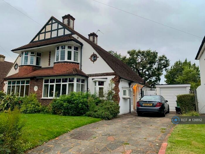 3 Bedroom Semi-Detached House To Rent In Pickhurst Lane, West Wickham, BR4