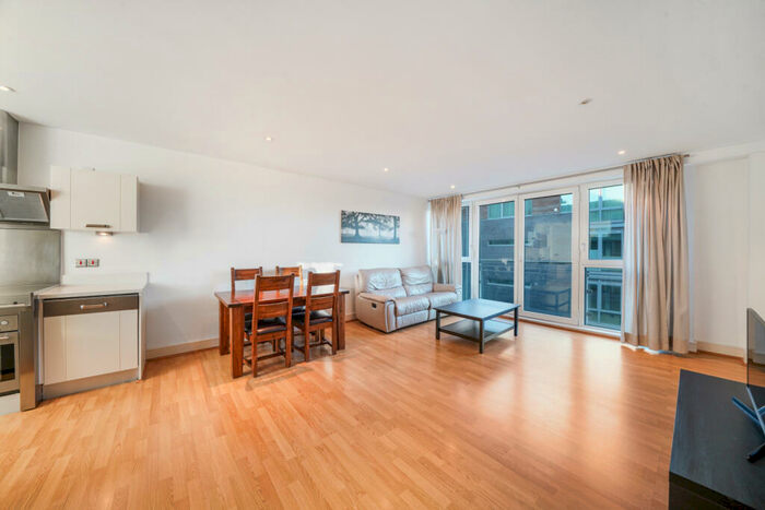 2 Bedroom Flat To Rent In Halcyon Wharf, Wapping High Street, E1W