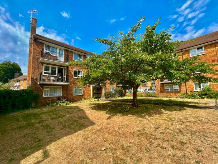 2 Bedroom Flat To Rent In South Street, Southsea, PO5