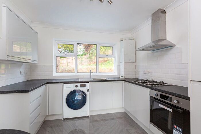 3 Bedroom Flat To Rent In Mount Harry Road, Sevenoaks, TN13