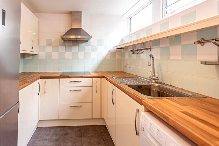 2 Bedroom Maisonette To Rent In Edinburgh Gardens, Windsor, SL4