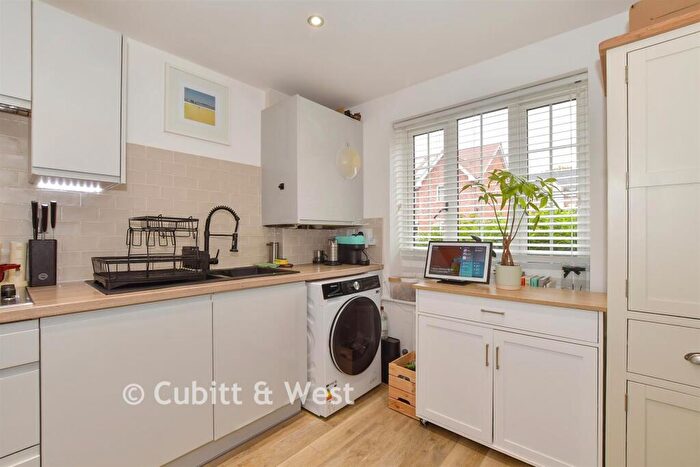 3 Bedroom Semi-Detached House For Sale In Daffodil Crescent, Crawley, West Sussex, RH10