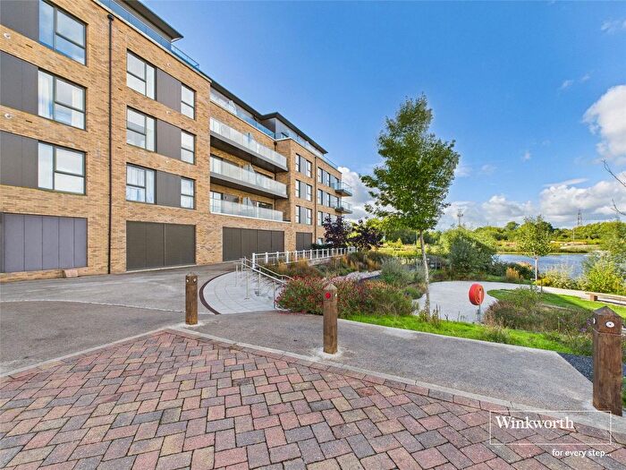 2 Bedroom Flat To Rent In Flagstaff Road, Green Park, Reading, Berkshire, RG2