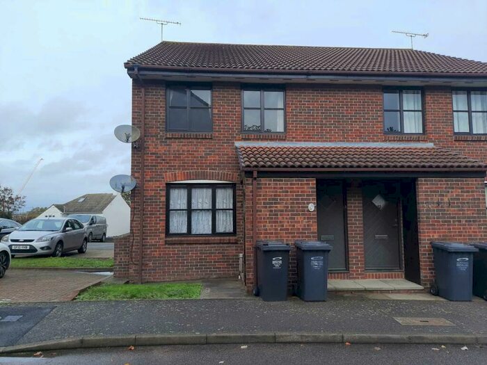 1 Bedroom Maisonette To Rent In Cooper Close, Greenhithe, DA9