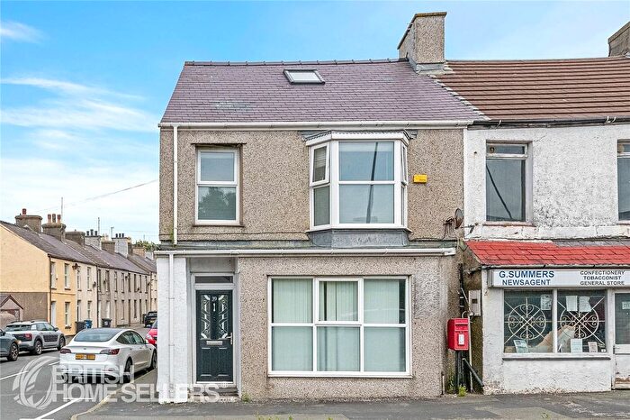 3 Bedroom End Of Terrace House For Sale In London Road, Holyhead, Isle Of Anglesey, LL65
