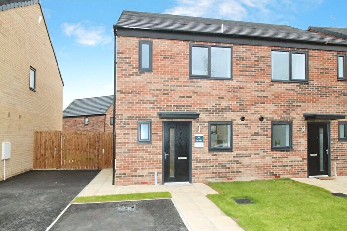 2 Bedroom Semi-Detached House To Rent In Lake View, Doncaster, South Yorkshire, DN4