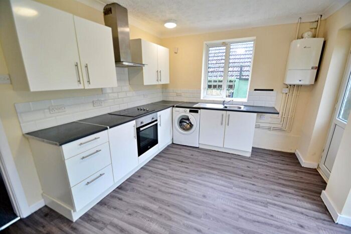 2 Bedroom Detached Bungalow To Rent In Parkstone, BH12