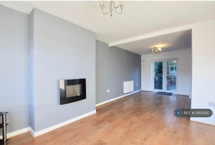 3 Bedroom Terraced House To Rent In Sherington Avenue, Coventry, CV5