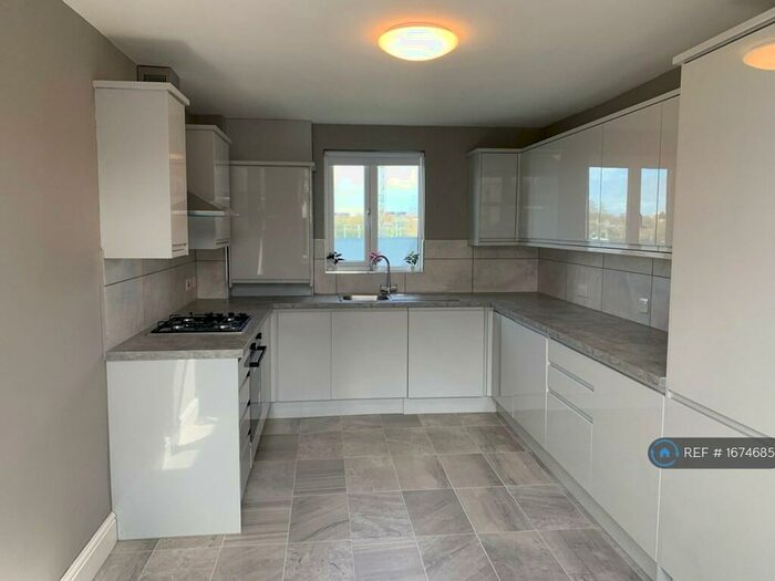 3 Bedroom Terraced House To Rent In Topp Walk, London, NW2