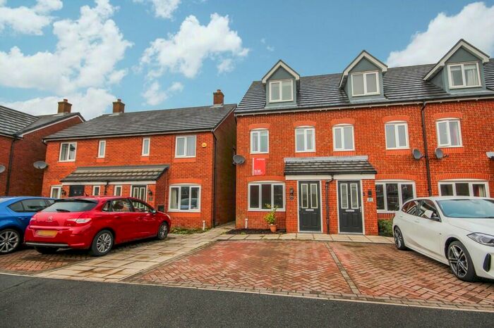 3 Bedroom Town House To Rent In Bamburgh Drive, Buckshaw Village, Chorley, PR7