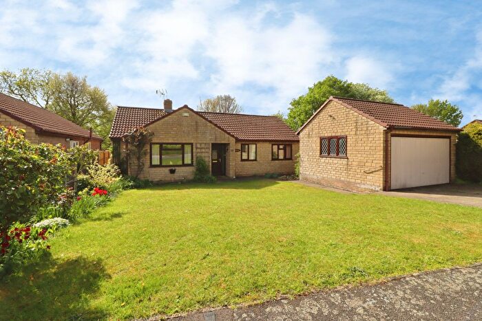 3 Bedroom Detached Bungalow For Sale In Ermine Drive, Navenby, LN5