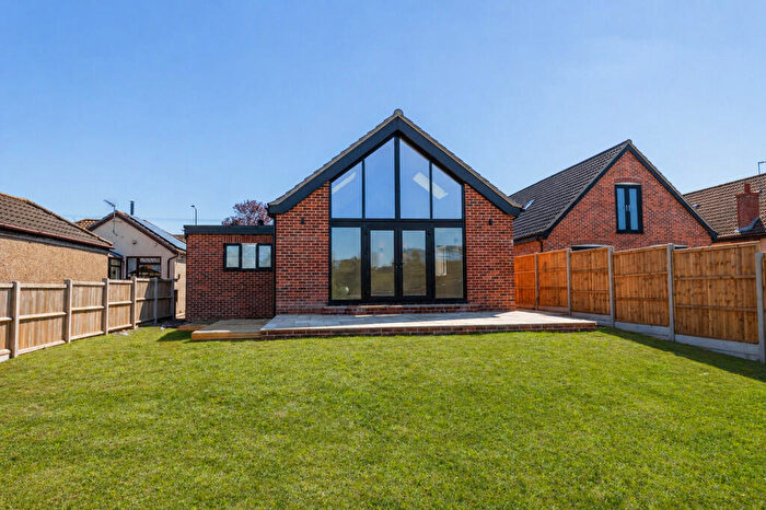 4 Bedroom Detached Bungalow For Sale In Beccles Road, Carlton Colville, Lowestoft, NR33