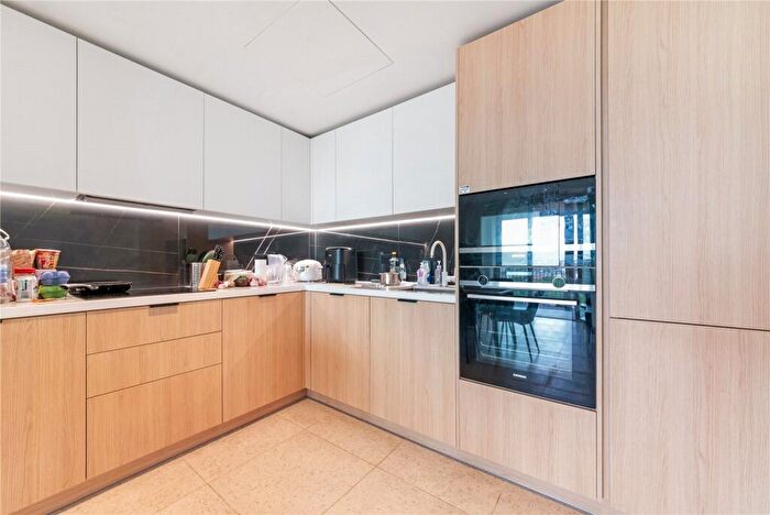 2 Bedroom Apartment To Rent In Cendal Crescent, London, E1