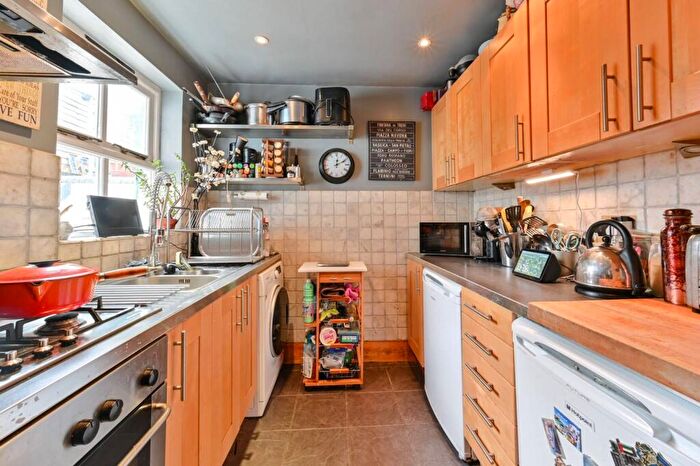 2 Bedroom Flat For Sale In Old Oak Lane, North Acton, London, NW10