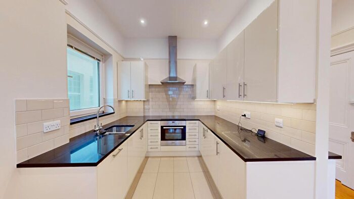 1 Bedroom Flat To Rent In Walsingham Road, Hove, BN3