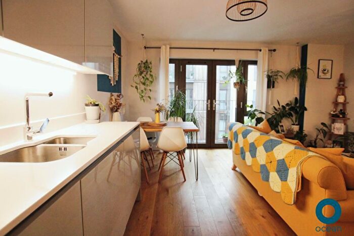 2 Bedroom Apartment To Rent In Abel Yard - Wapping Wharf, BS1