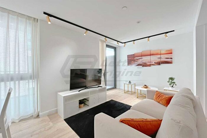 1 Bedroom Flat To Rent In Vermont House, City Road, Islington, EC1V