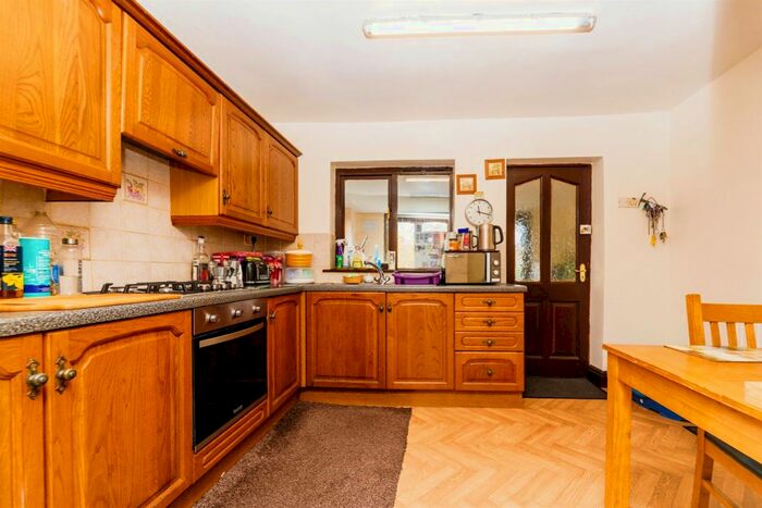 3 Bedroom End Of Terrace House For Sale In Clough Street, Rotherham, S61