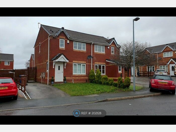 3 Bedroom Semi-Detached House To Rent In Wildbrook Close, Little Hulton, Manchester, M38