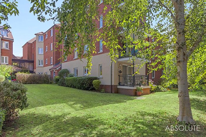 2 Bedroom Flat For Sale In Polsham Park, Paignton, TQ3