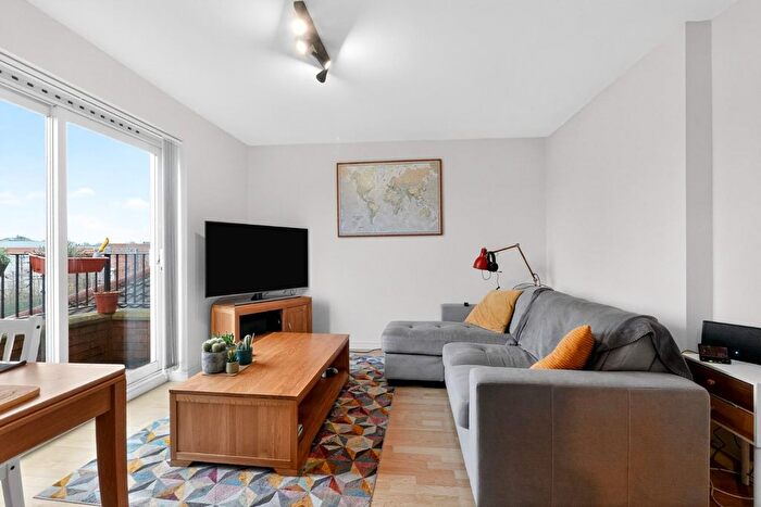 2 Bedroom Flat For Sale In St Pauls Mews, York, YO24