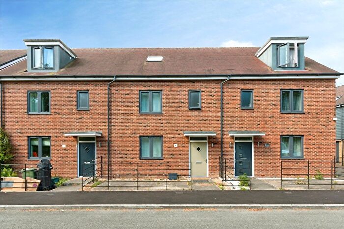 4 Bedroom Town House For Sale In East Siding, Basingstoke, Hampshire, RG24