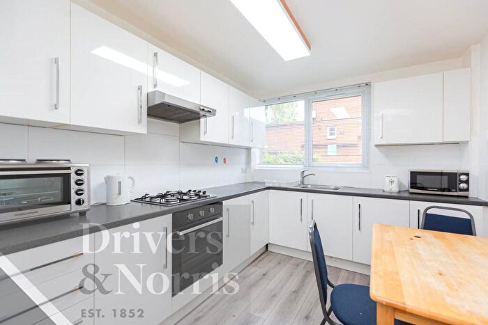 4 Bedroom House To Rent In Jupiter Way, Islington, London, N7