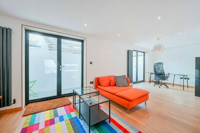 1 Bedroom Flat To Rent In Mortimer Road, West Ealing, London, W13