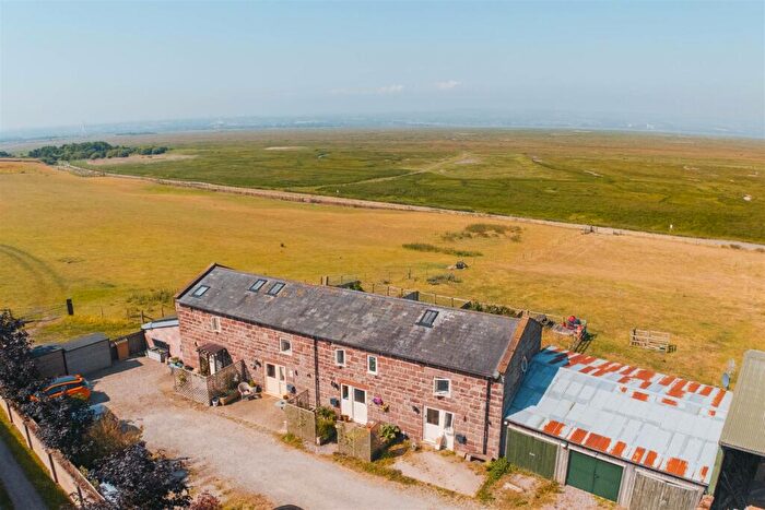 2 Bedroom Barn Conversion For Sale In Station Road, Burton, Neston, CH64