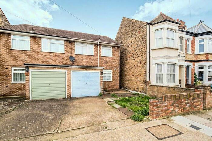 3 Bedroom Semi-Detached House To Rent In Abbey Wood Road, London, SE2