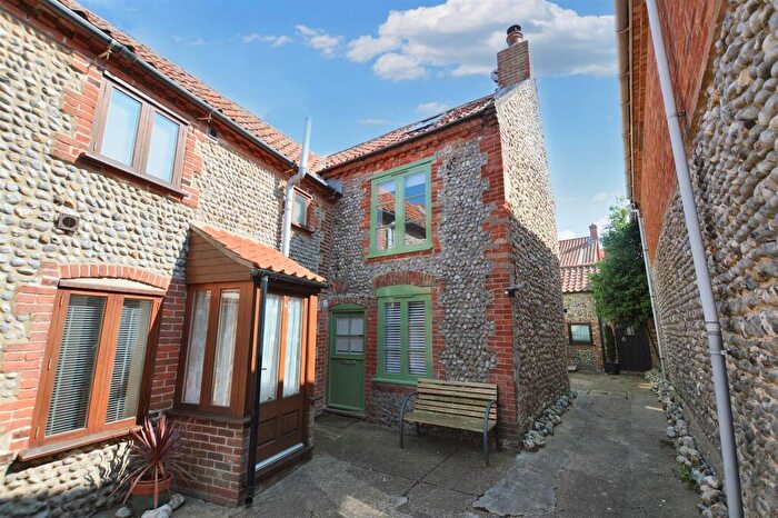 3 Bedroom Cottage For Sale In Angel Yard, Sheringham, NR26