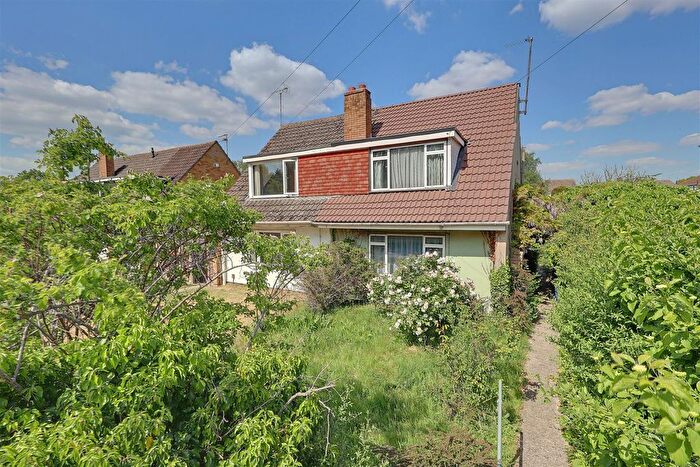 3 Bedroom Chalet For Sale In Ermin Street, Brockworth, Gloucester, GL3