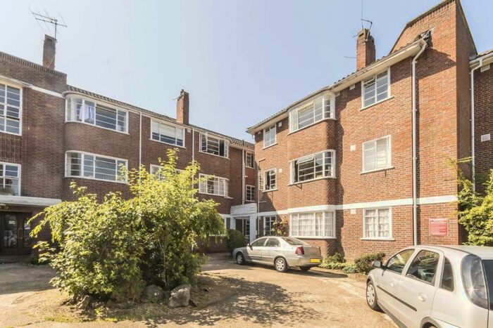 2 Bedroom Flat To Rent In Kings Keep, Kingston Upon Thames, KT1