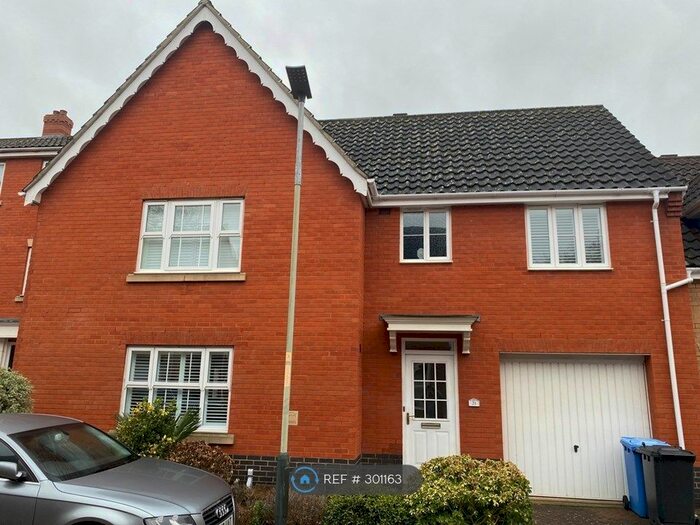 4 Bedroom Semi-Detached House To Rent In Beaufort Close, Norwich, NR6
