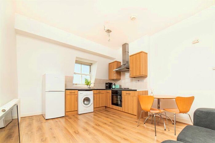 1 Bedroom Flat To Rent In New Park Road, London, SW2