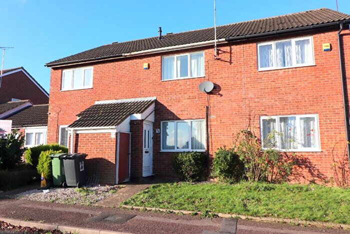 2 Bedroom Terraced House For Sale In Repton Close, Luton, Bedfordshire, LU3