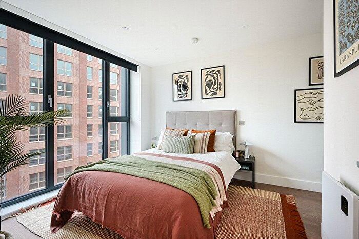 2 Bedroom Apartment To Rent In Uncle Leeds, Whitehall, LS12